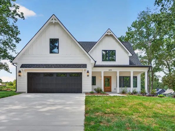 6855 Sawyer Rd, Signal Mountain, TN 37377