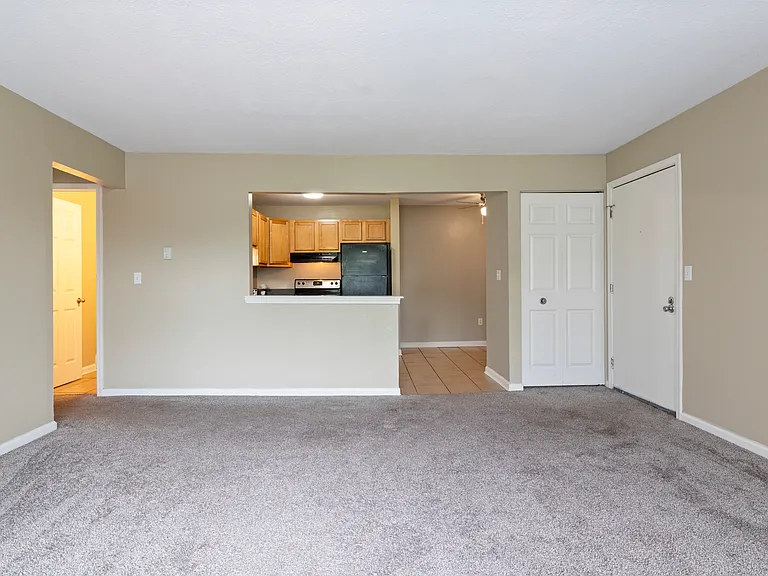 Miracle Manor Apartments — Photo 25