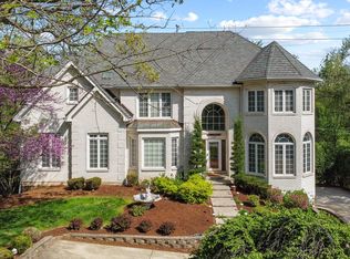 127 Oak Ridge Dr E, Burr Ridge, IL 60527