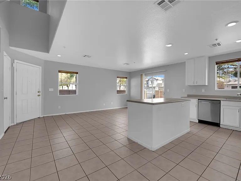 2918 Pelican Breeze Ct — Photo 12