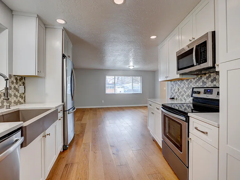 8290 W Amherst Dr — Photo 18