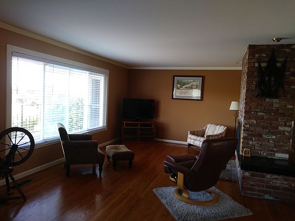 5th image of 526 Bartolini St