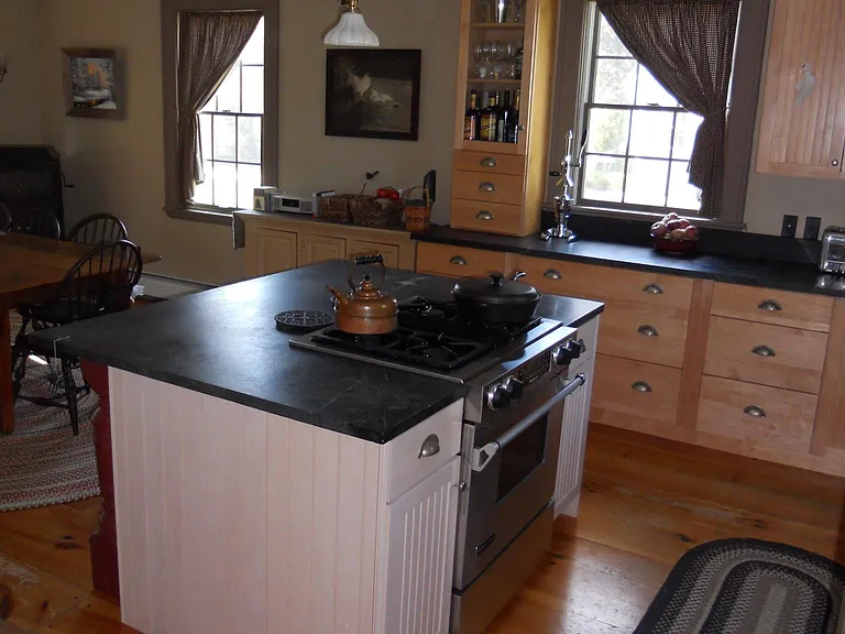 239 Foundry St — Photo 6
