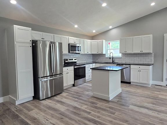 4th image of 505 E Main St