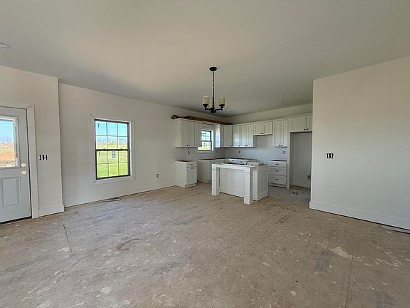 5th image of 853 Denali Dr