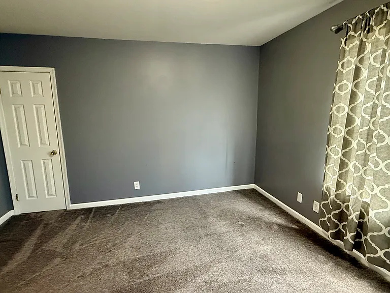 2223 Noble St #2 — Photo 11