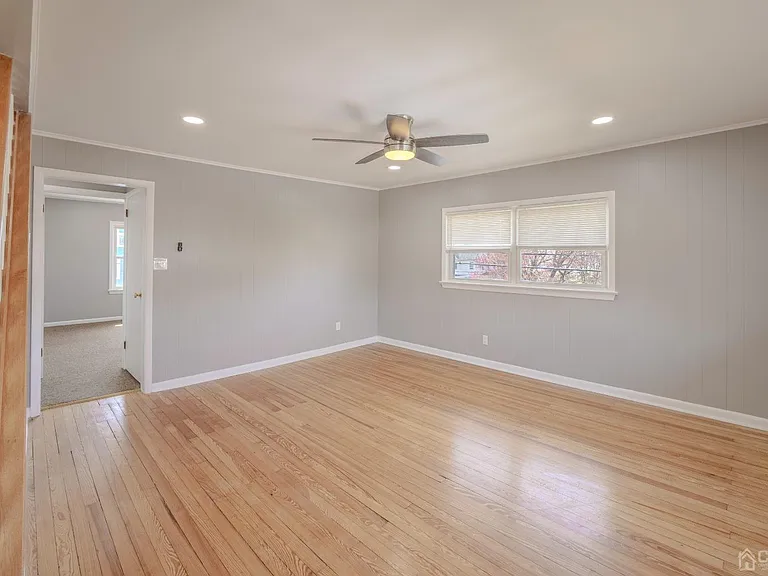 49 Riva Ave #2 — Photo 11