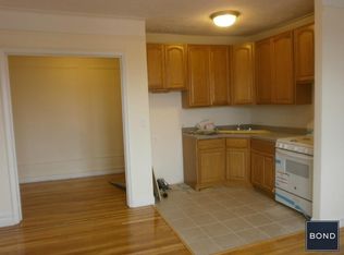 2 E 213th St, Bronx, NY 10467