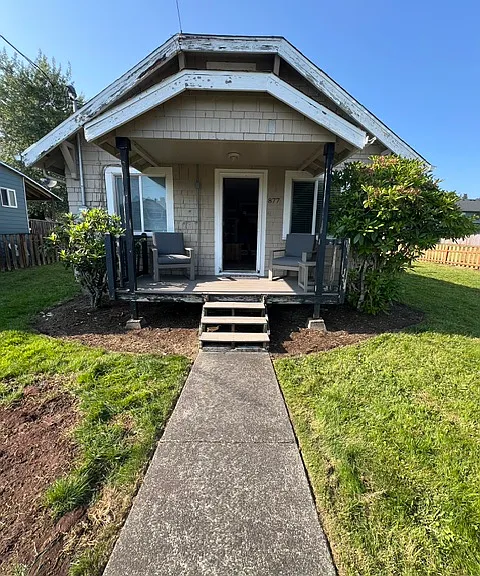 877 Pacific Dr — Photo 16