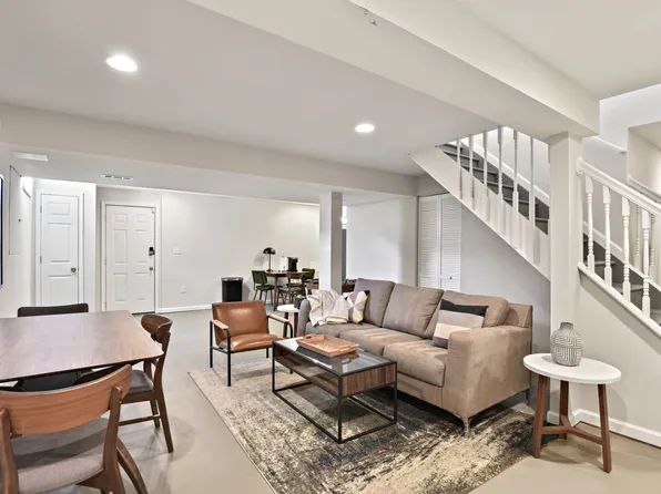 (undisclosed Address), Leesburg, VA 20175