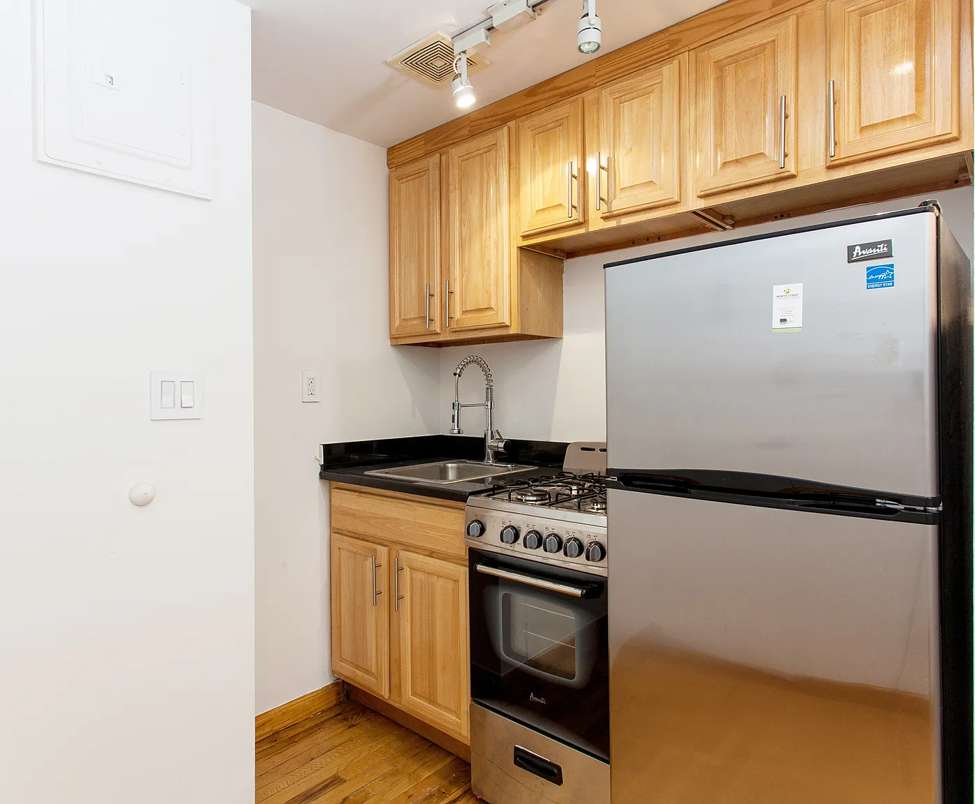 303 West 11th Street — Photo 2