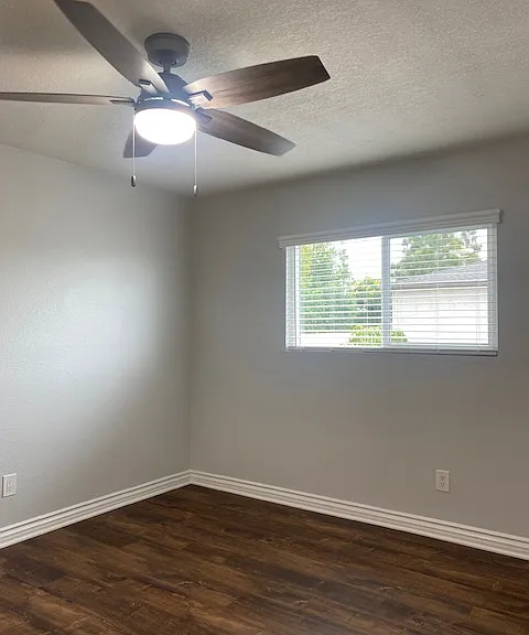 Granada Court — Photo 31