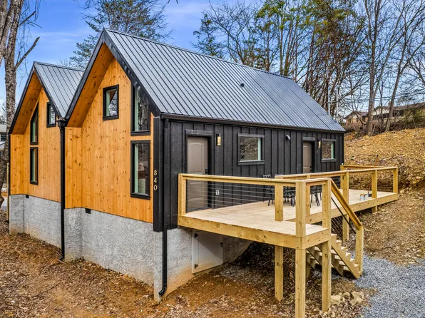 840 & 842 Delight Ln, Sevierville, TN 37876