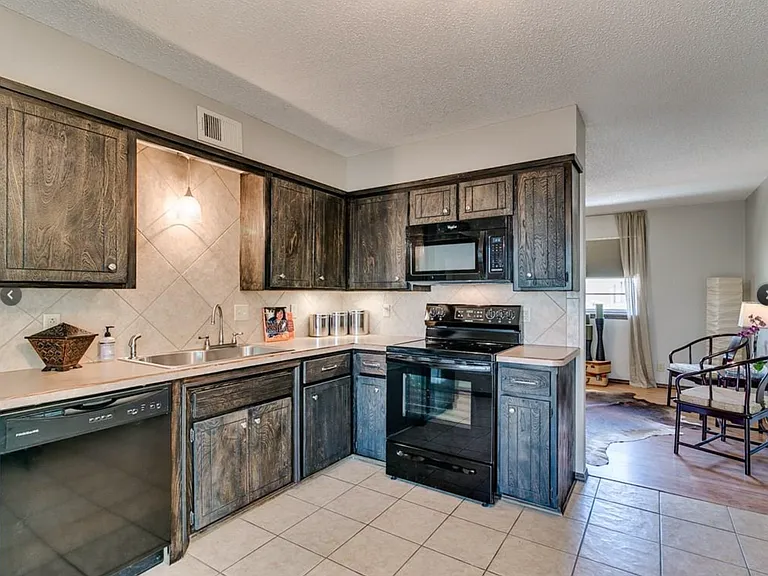 722 S Meadow Ln — Photo 10
