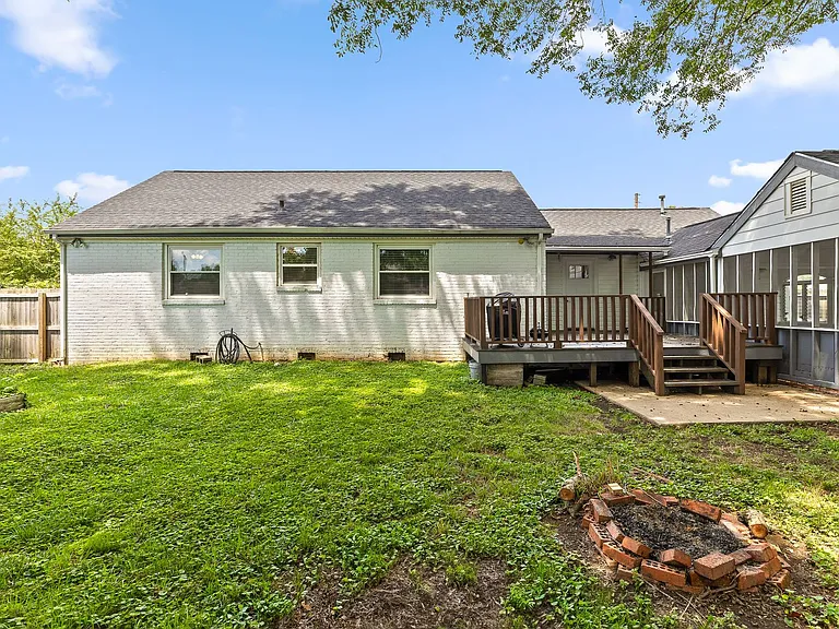 204 Haney Dr — Photo 31