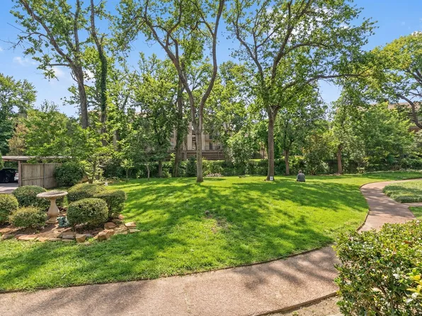 7812 Royal Ln #210, Dallas, TX 75230