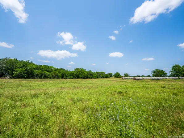 3407 Fm 743, Kenedy, TX 78119