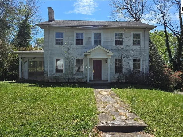 1407 Mimosa Lane, Lenoir, NC 28645