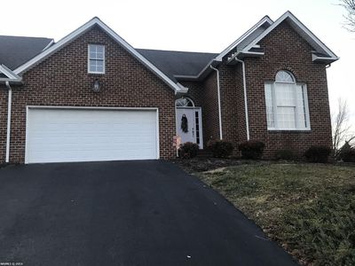 135 Morning Mist Dr, Christiansburg, VA, 24073