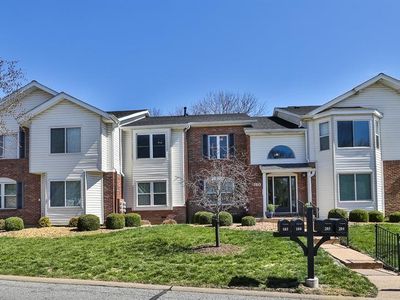 760 Woodside Trails Dr APT 203, Ballwin, MO, 63021