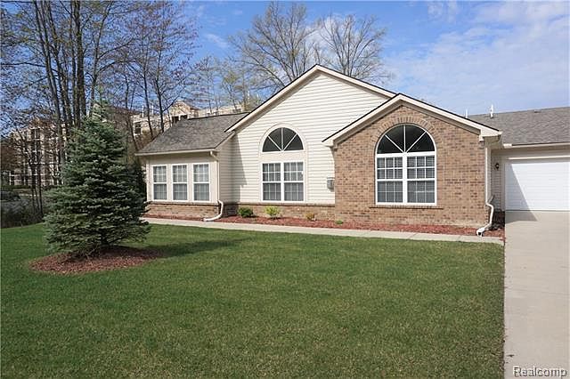 1st image of 1201 Campus Dr #102