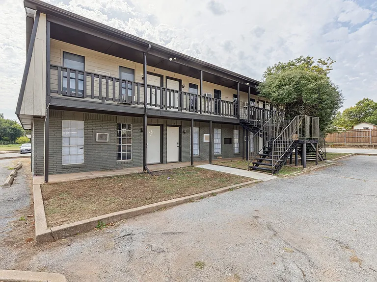 1209 Roosevelt St #2 — Photo 4