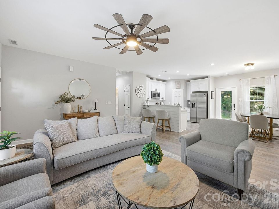 1st image of 204 Price St