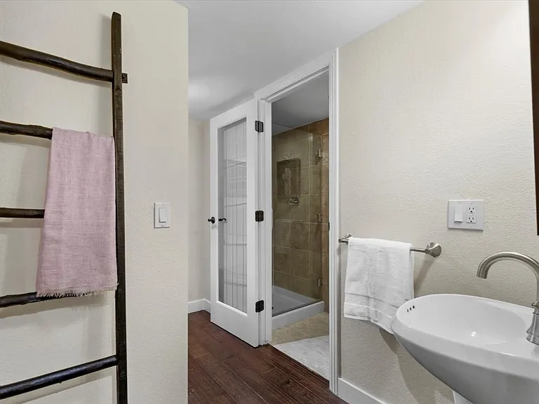885 Jordan Ave — Photo 19