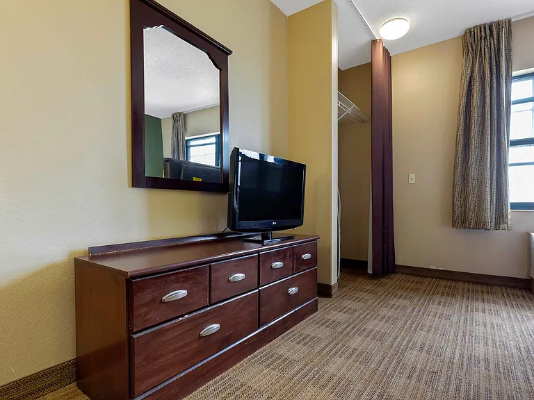 Studio Suite - 2 Full Beds
