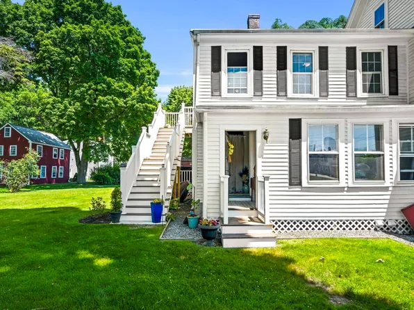 376 Main St APT 4, Amesbury, MA 01913