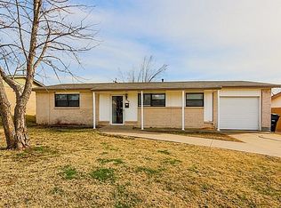 608 SW 15th St, Moore, OK 73160