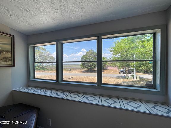 4th image of 7703 E Yacht Drive NE