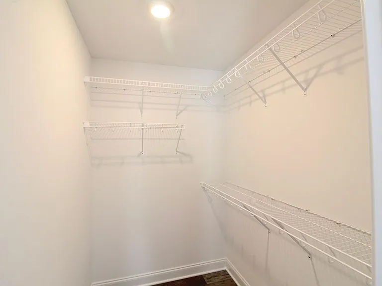 1073 Bluemoon Dr — Photo 23