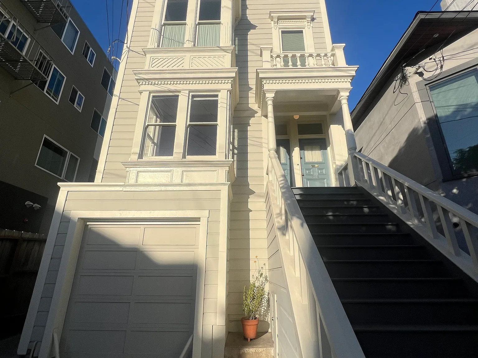 2 bed, 1450 sqft, $5,500 — Photo 2