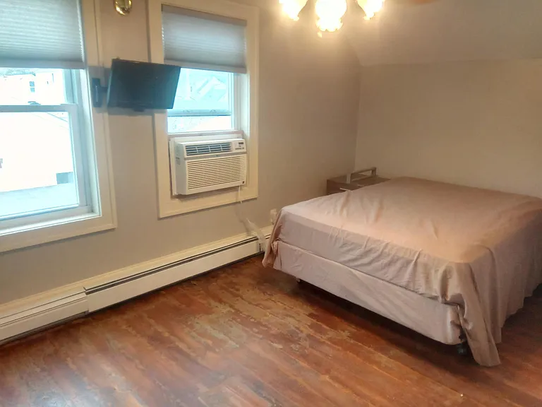 721 Watson Ave — Photo 15