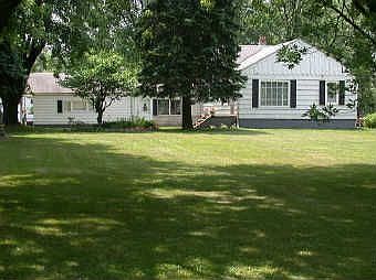 Serene setting on Acreage