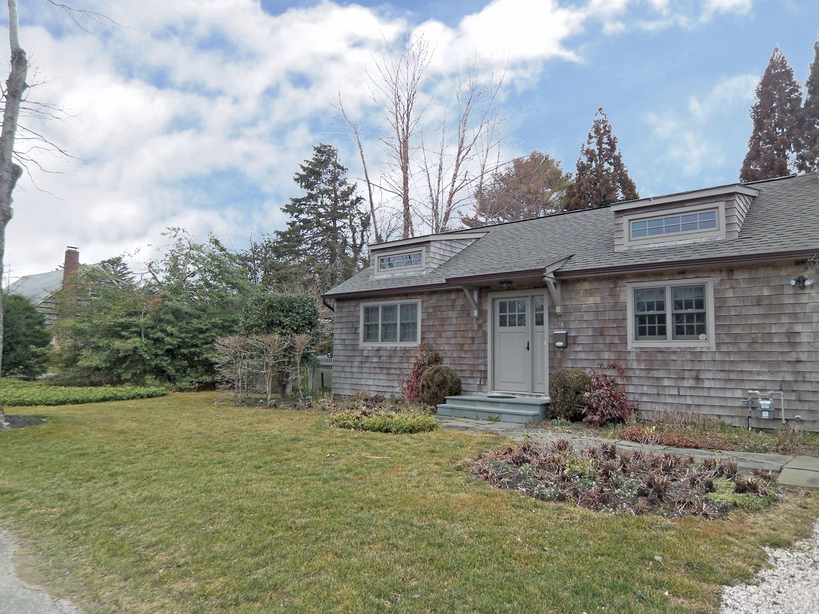 28 Mill Hill Ln, East Hampton, NY 11937 Out East