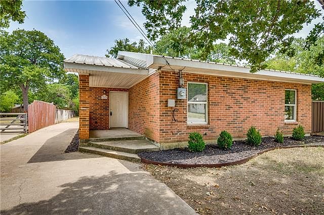 1st image of 3212 Chippewa Trl