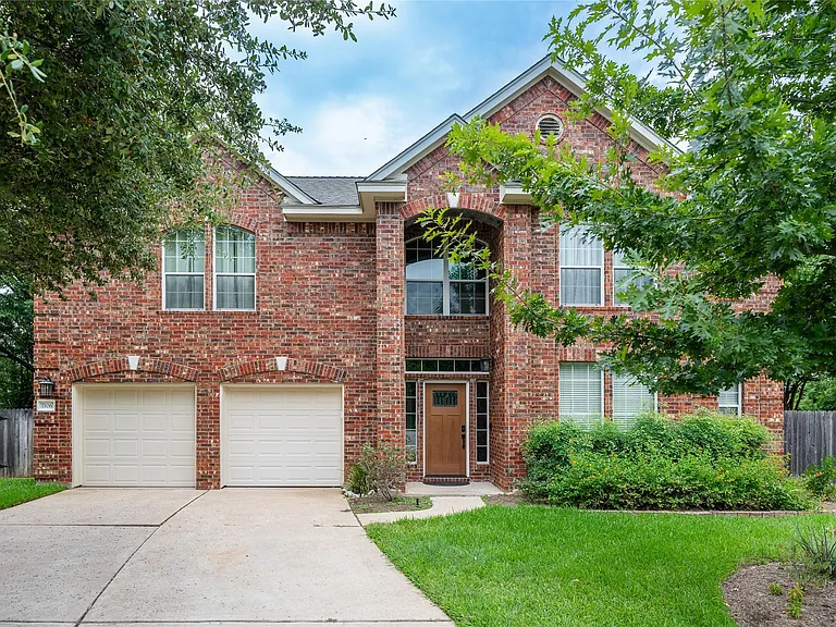 1106 Camden Cv — Photo 1