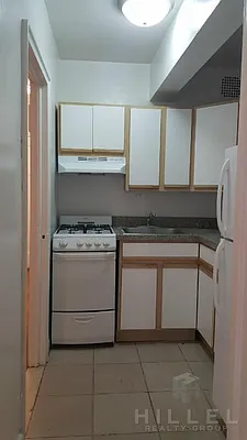 Rented by Hillel Realty Group | media 17