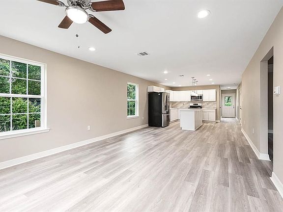 4th image of 3610 7th St
