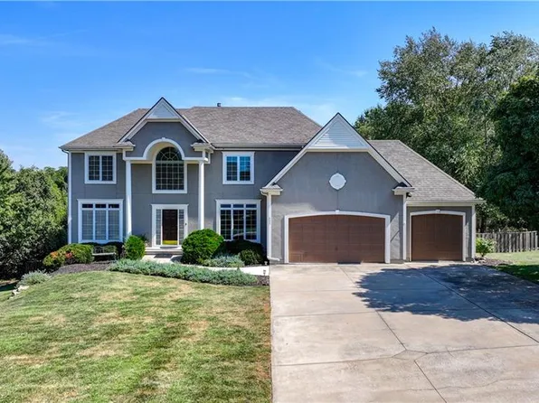411 NE Bitter Creek Rd, Lees Summit, MO 64086