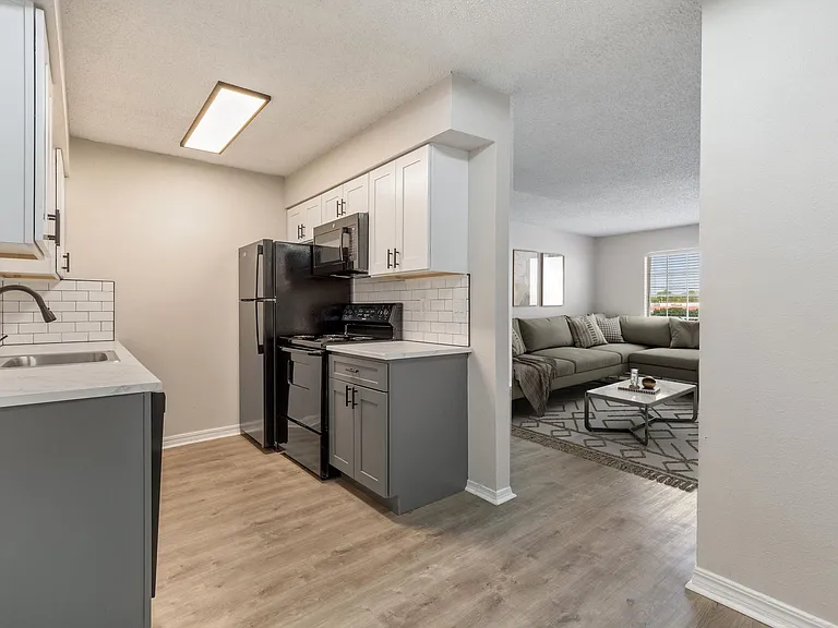 Chateau 68 Apartments — Photo 13