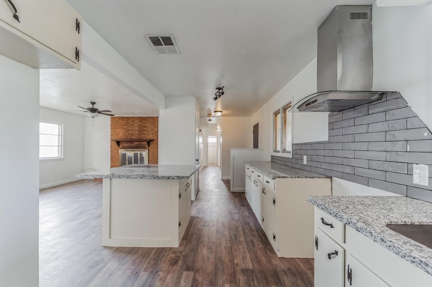 604 16th St, Seagraves, TX 79359 Zillow