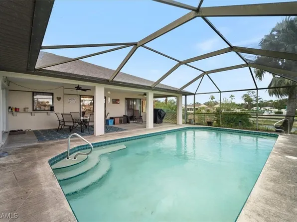 2403 Cherry Ct, Lehigh Acres, FL 33936