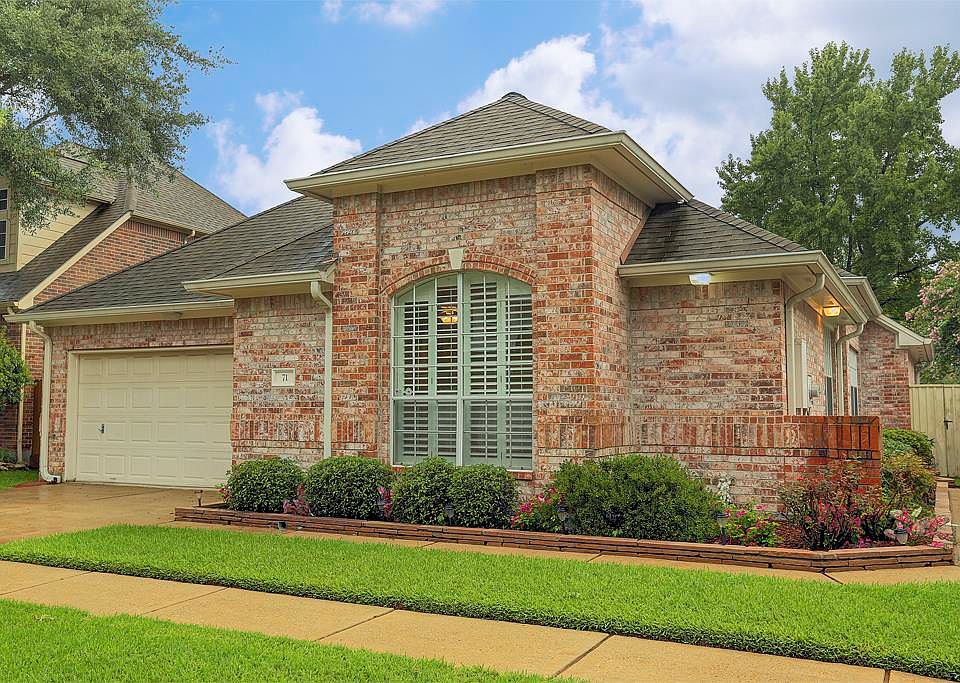 1st image of 71 Parkway Pl