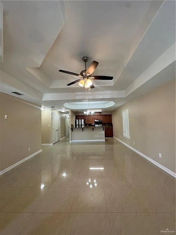 3 bed, 2.0 bath, 1400 sqft, $1,200 — Photo 3