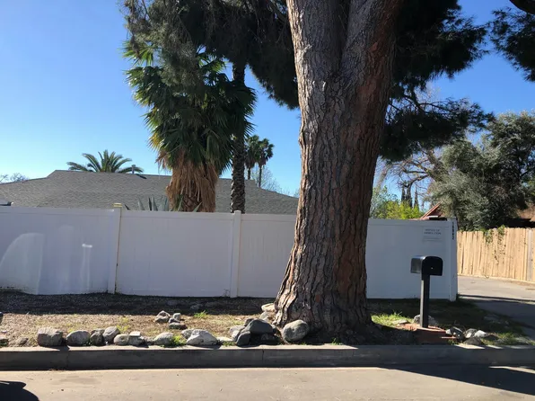 18942 Arminta St, Reseda, CA 91335