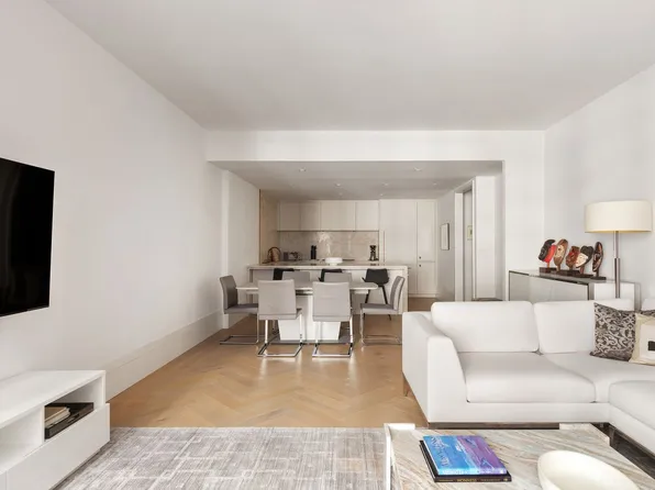 310 East 86th Street image 2 of 24