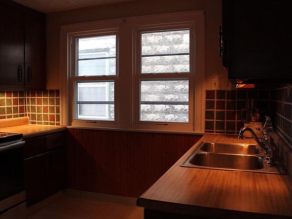 4th image of 35 Lasalle Ave Floor 1